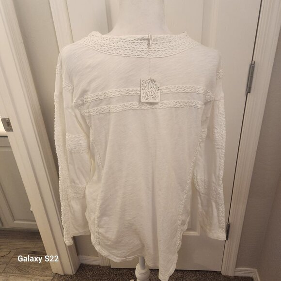 Free People White Embroidered Long Sleeve Shirt. NWT. Size Small. - Picture 9 of 12